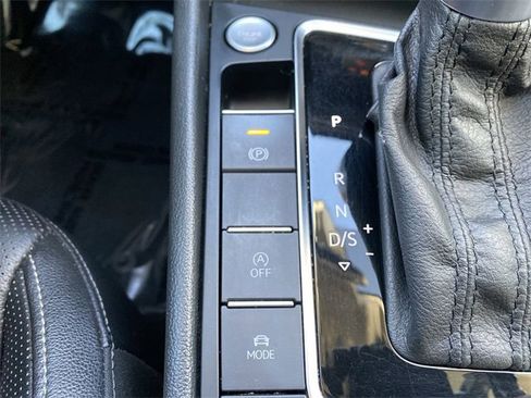 Used 2019 Volkswagen Jetta SEL Premium image 23