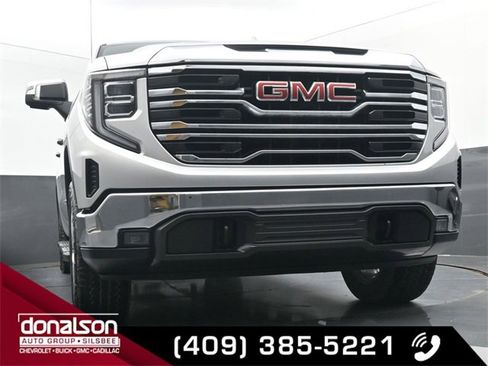 Used 2022 GMC Sierra 1500 SLT w/ SLT Convenience Package image 16