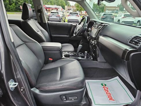 Used 2020 Toyota 4Runner Venture w/ Moonroof Package image 17