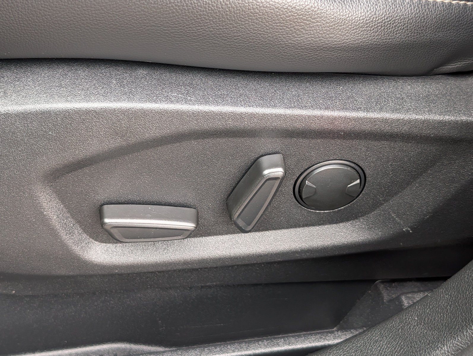 Used 2024 Ford Edge SEL AWD/4WD image 13