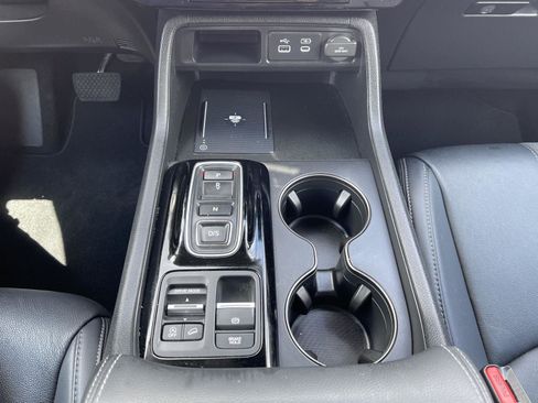 Used 2025 Honda Pilot EX-L image 10