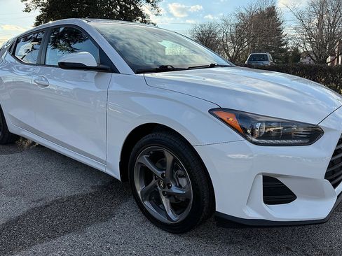 Used 2019 Hyundai Veloster 2.0 image 2