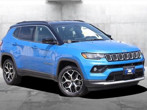 Used 2025 Jeep Compass Limited AWD/4WD image 2
