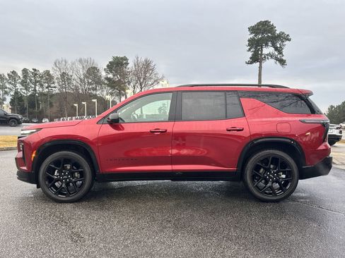 Used 2024 Chevrolet Traverse RS w/ LPO, Floor Liner Package image 7