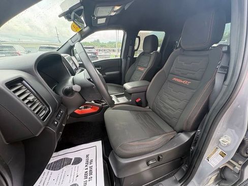 Used 2023 Nissan Frontier PRO-4X w/ Technology Package AWD/4WD image 24