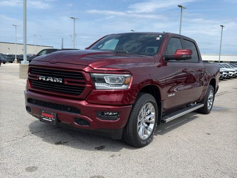 Used 2023 RAM 1500 Laramie AWD/4WD image 2