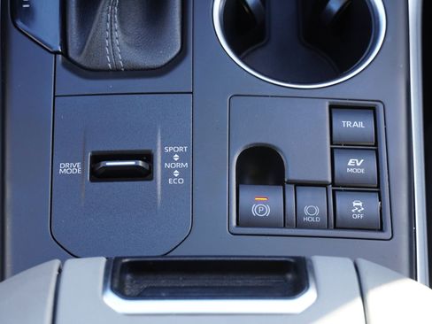 Certified 2023 Toyota Highlander LE image 36