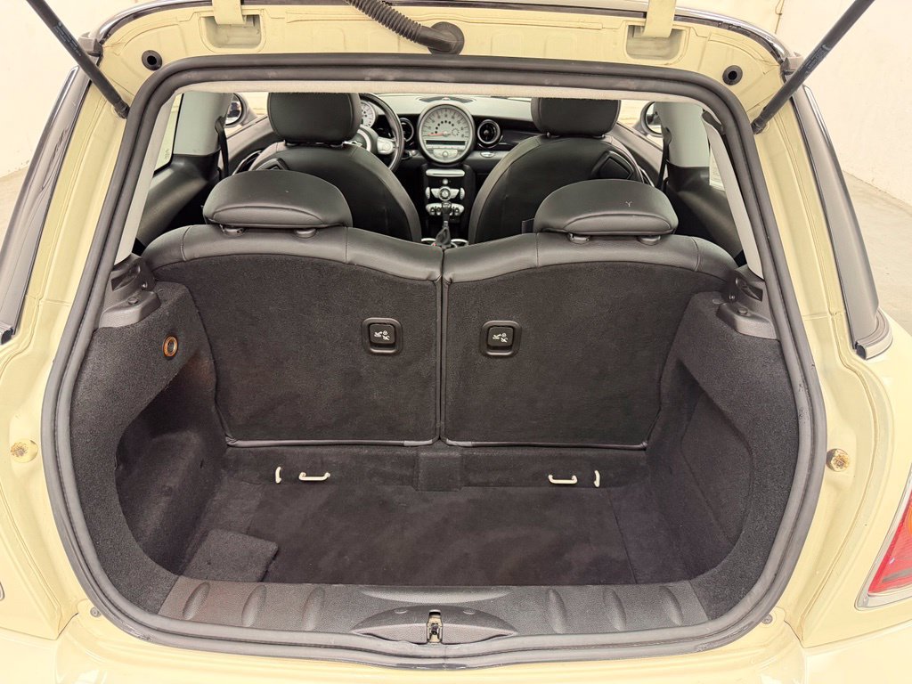 Used 2010 MINI Cooper Hardtop FWD image 5
