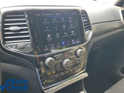 Used 2020 Jeep Grand Cherokee Altitude RWD image 25
