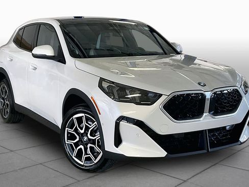 New 2026 BMW X2 xDrive28i w/ Technology Package AWD/4WD image 2