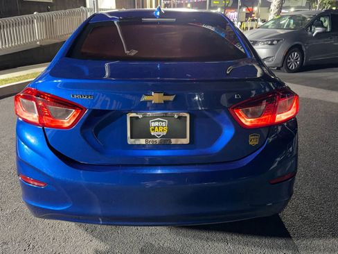 Used 2017 Chevrolet Cruze LT w/ Convenience Package image 8