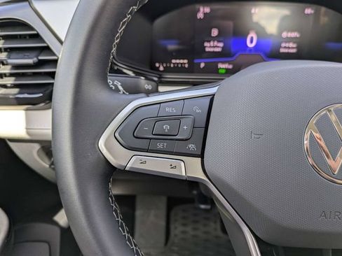 Certified 2025 Volkswagen Taos S FWD image 24