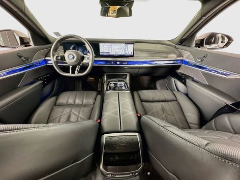 Used 2025 BMW 740i xDrive AWD/4WD image 28