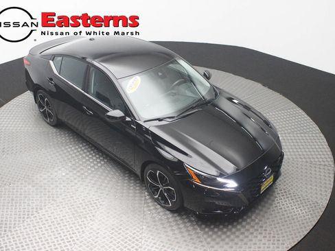 Used 2023 Nissan Altima 2.5 SR FWD image 3