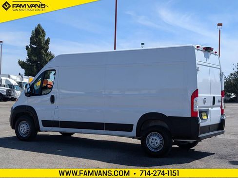 Used 2025 RAM ProMaster 2500 w/ Convenience Group FWD image 5