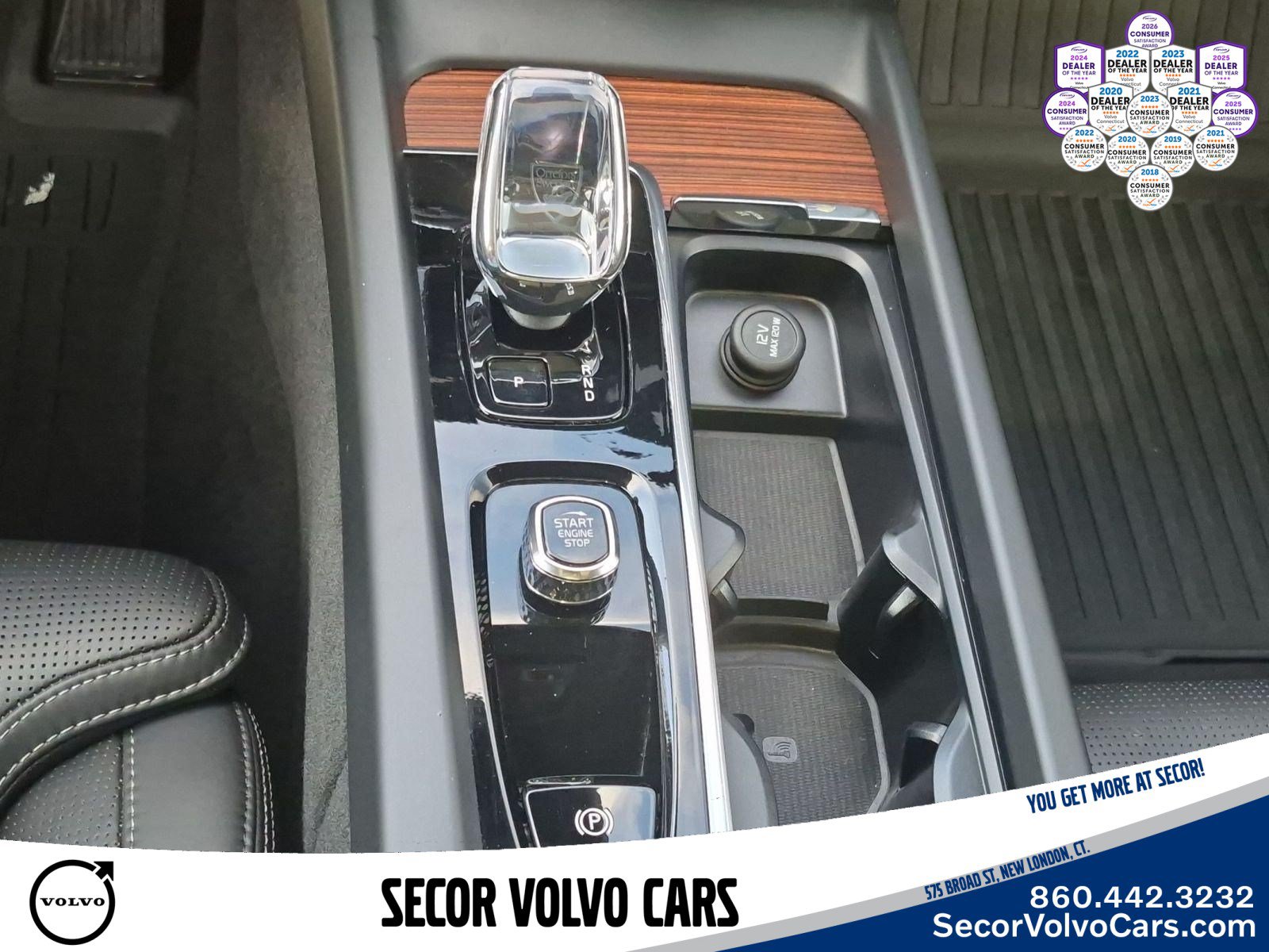 Used 2024 Volvo XC60 T8 Ultimate w/ Protection Package Premier AWD/4WD image 13