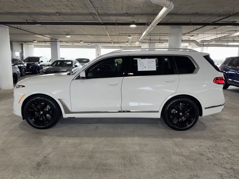 Certified 2025 BMW X7 xDrive40i w/ Premium Package image 5