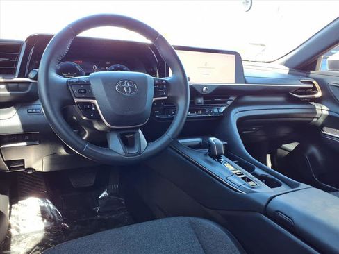 Certified 2023 Toyota Crown XLE image 9