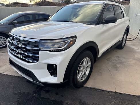 New 2026 Ford Explorer Active w/ Active Comfort Package image 3