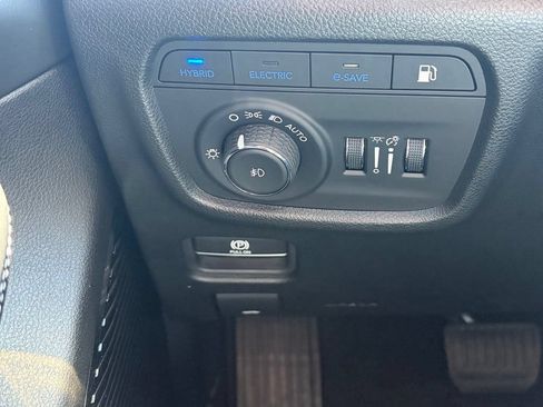 Used 2023 Jeep Grand Cherokee Overland AWD/4WD image 51