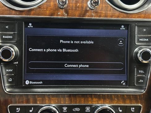 Used 2017 Bentley Bentayga AWD/4WD image 38