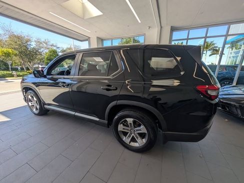 Used 2023 Honda Pilot EX-L image 9