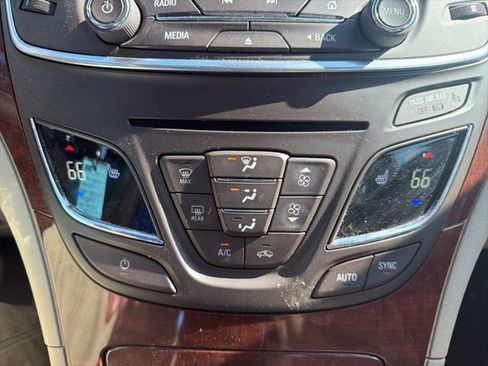 Used 2016 Buick Regal FWD image 24