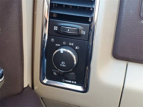 Used 2015 RAM 1500 Laramie w/ Convenience Group image 12