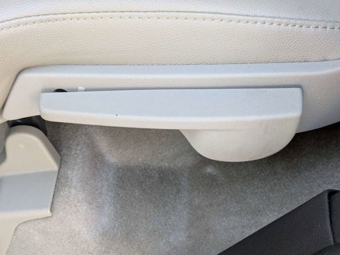 Used 2013 Ford C-MAX SEL image 19