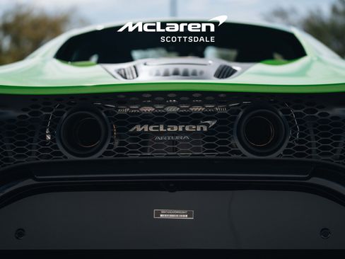 Used 2025 McLaren Artura image 25
