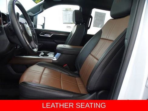 Used 2024 Chevrolet Silverado 3500 High Country w/ High Country Premium Package AWD/4WD image 2