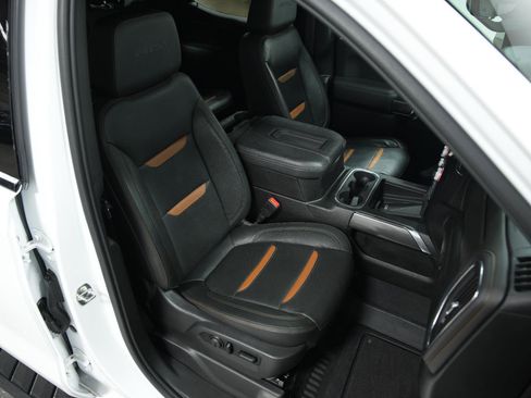 Used 2021 GMC Sierra 1500 AT4 w/ AT4 Premium Package image 17