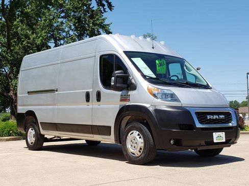 Used 2019 RAM ProMaster 2500 w/ Premium Appearance Group FWD image 8