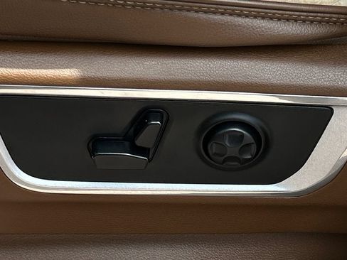 Used 2019 RAM 1500 Laramie AWD/4WD image 35