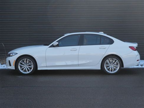 Used 2023 BMW 330i xDrive Sedan image 2