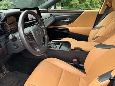 Used 2024 Lexus ES 350 w/ Premium Package FWD image 7