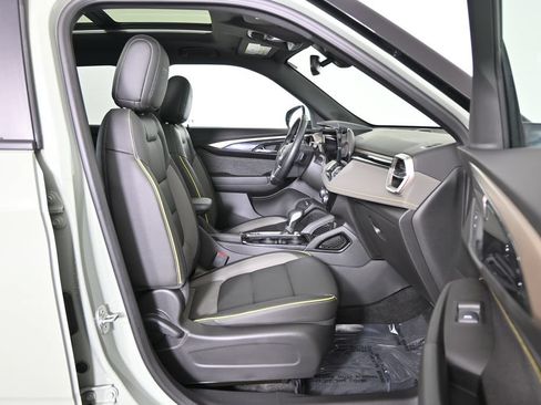 Used 2024 Chevrolet TrailBlazer ACTIV w/ Convenience Package AWD/4WD image 13