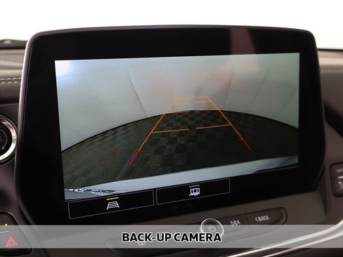 Used 2025 Chevrolet Blazer LT AWD/4WD image 3