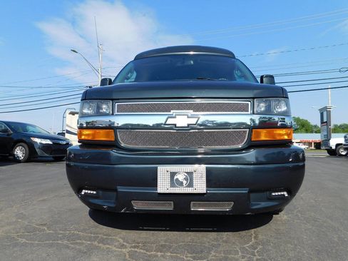 Used 2018 Chevrolet Express 2500 w/ Enhanced Convenience Package RWD image 42