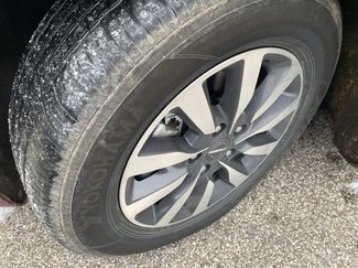 Used 2023 Chrysler Pacifica Touring-L video 3