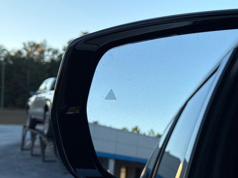 Used 2023 Jeep Grand Cherokee L Laredo image 36