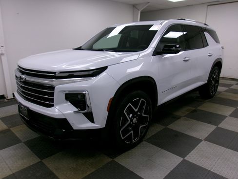 New 2026 Chevrolet Traverse High Country w/ LPO, Floor Liner Package image 1