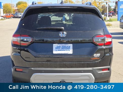 New 2025 Honda Pilot TrailSport image 15