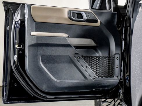 Used 2022 Ford Bronco Wildtrak image 32