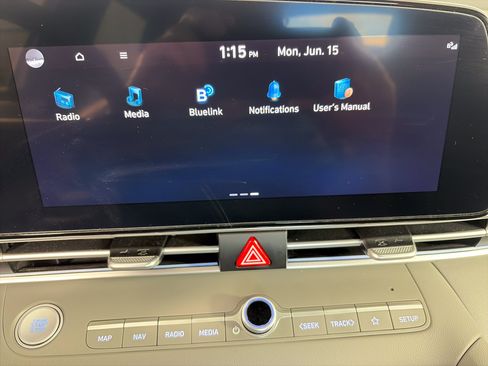 Used 2024 Hyundai Elantra Blue FWD image 20