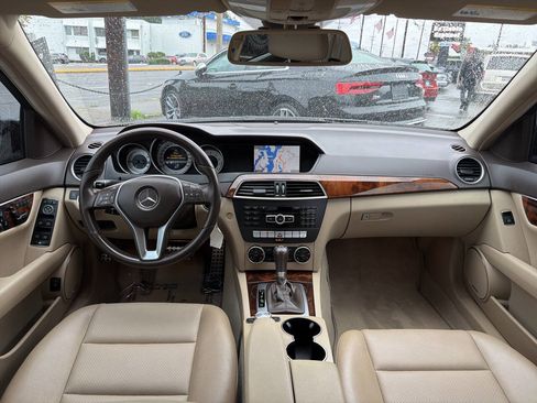 Used 2013 Mercedes-Benz C 250 Sedan image 28