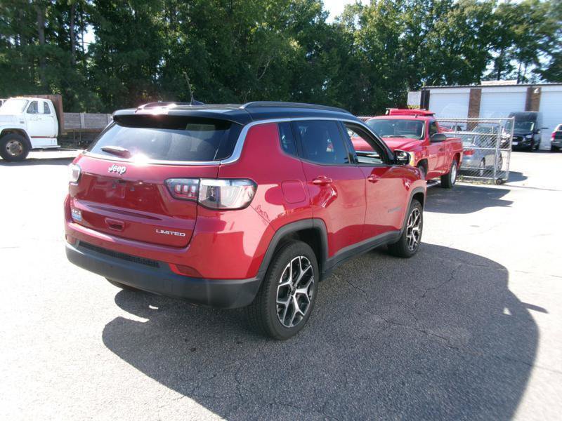 Used 2025 Jeep Compass Limited AWD/4WD image 8