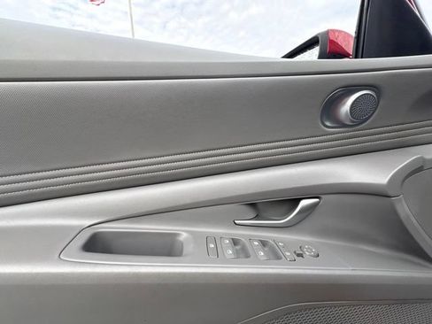Used 2024 Hyundai Elantra SEL w/ Convenience Package FWD image 11