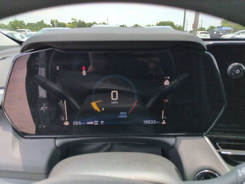 Used 2025 Chevrolet TrailBlazer LT AWD/4WD image 16