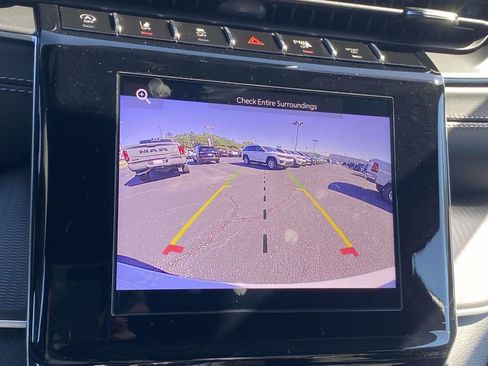 New 2025 Jeep Grand Cherokee Altitude image 5